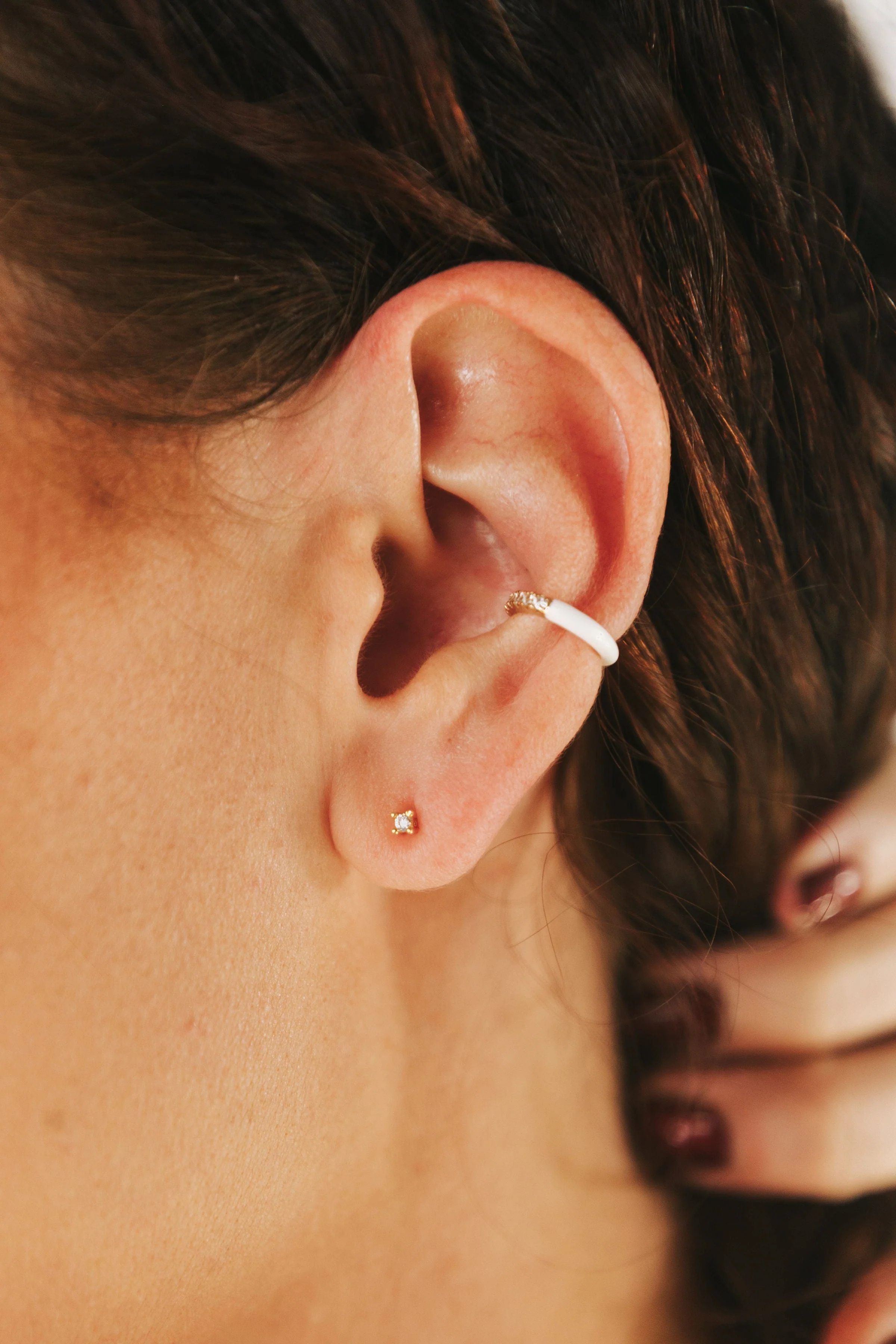 Captive Glow Single Stud Earring - Image 2