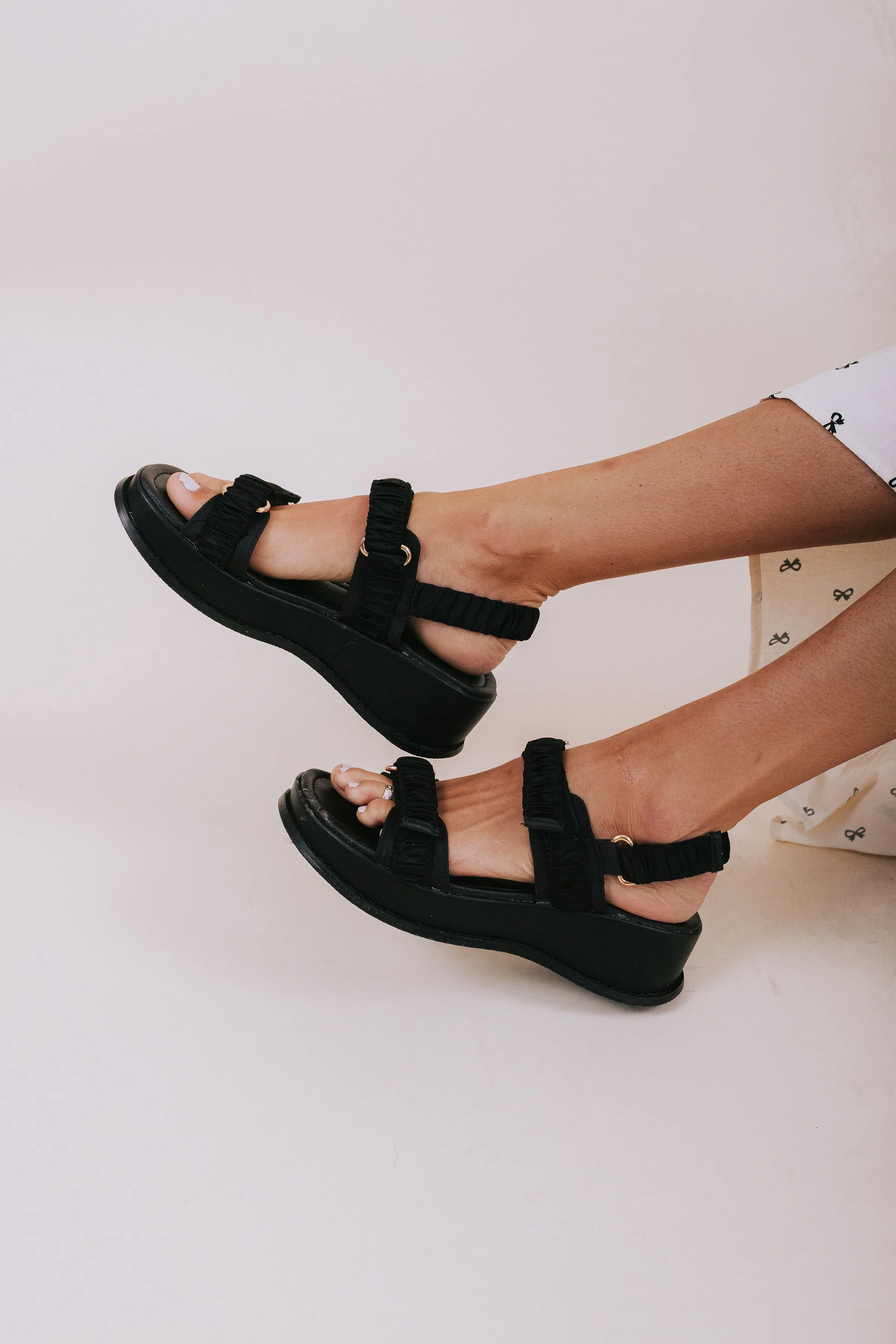 CHINESE LAUNDRY - Cashy Sandal