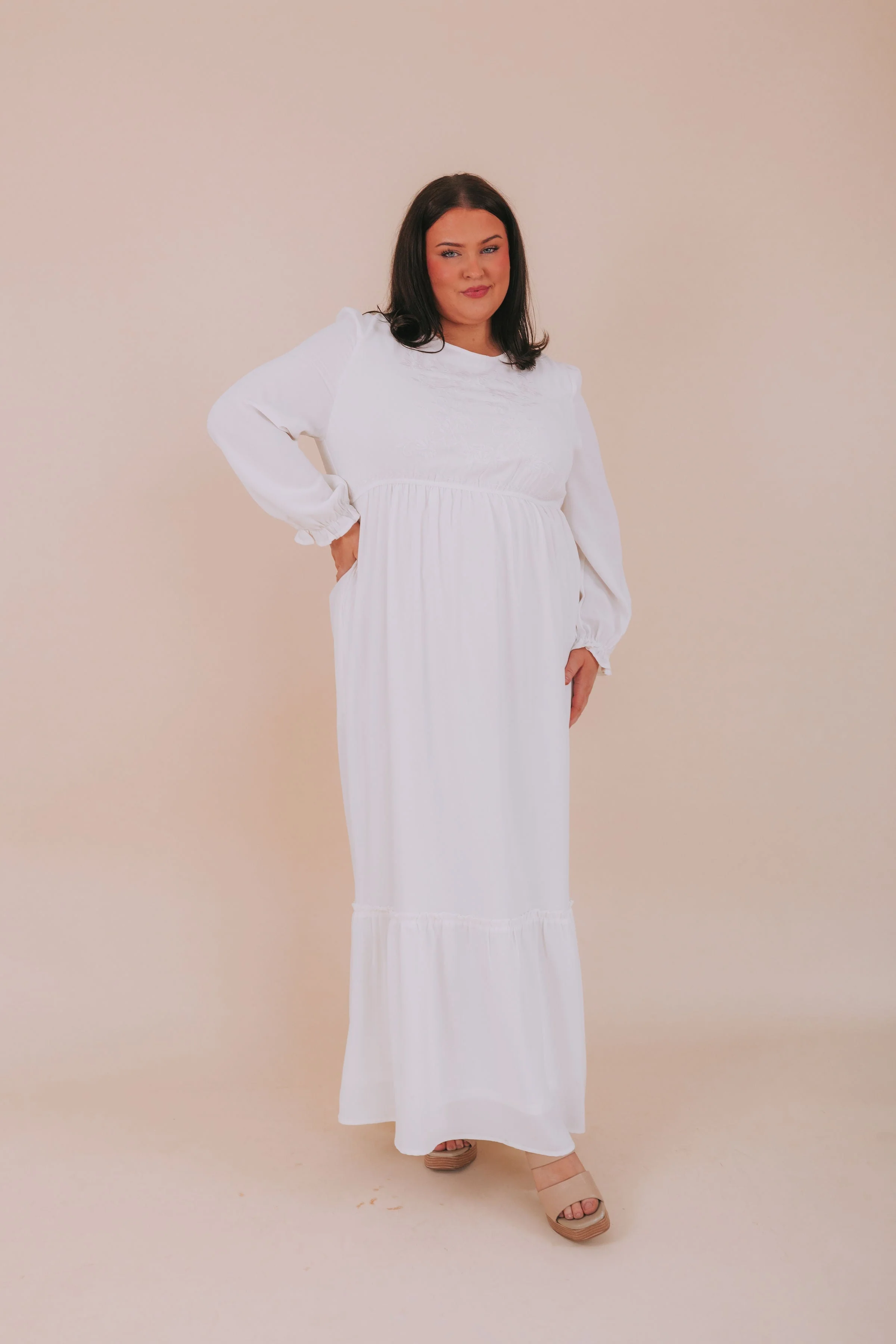 EXCLUSIVE - The White: Phyllis - Image 8