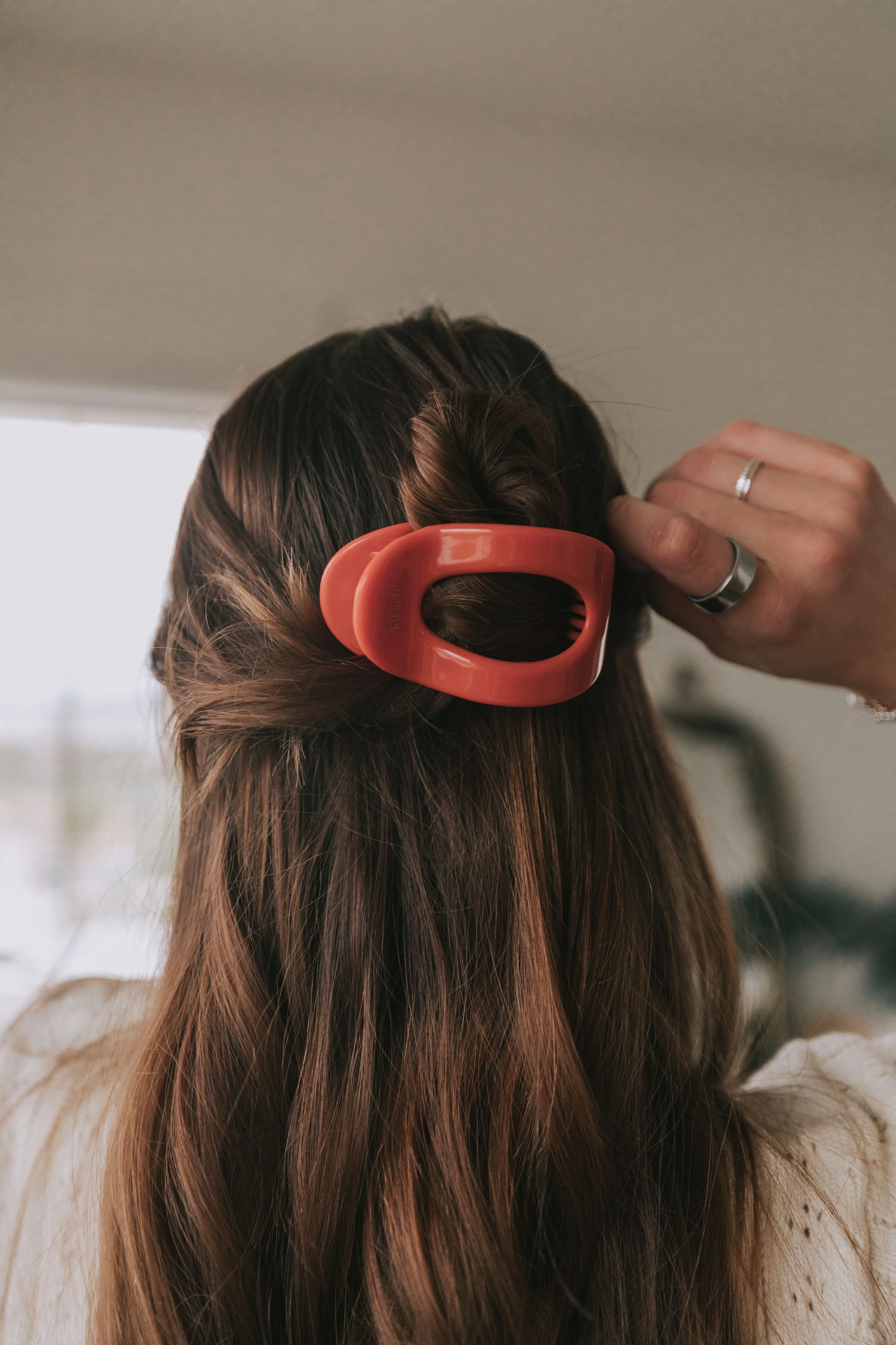KITSCH - Recycled Plastic Flat Cloud Clip - Cherry - Image 2