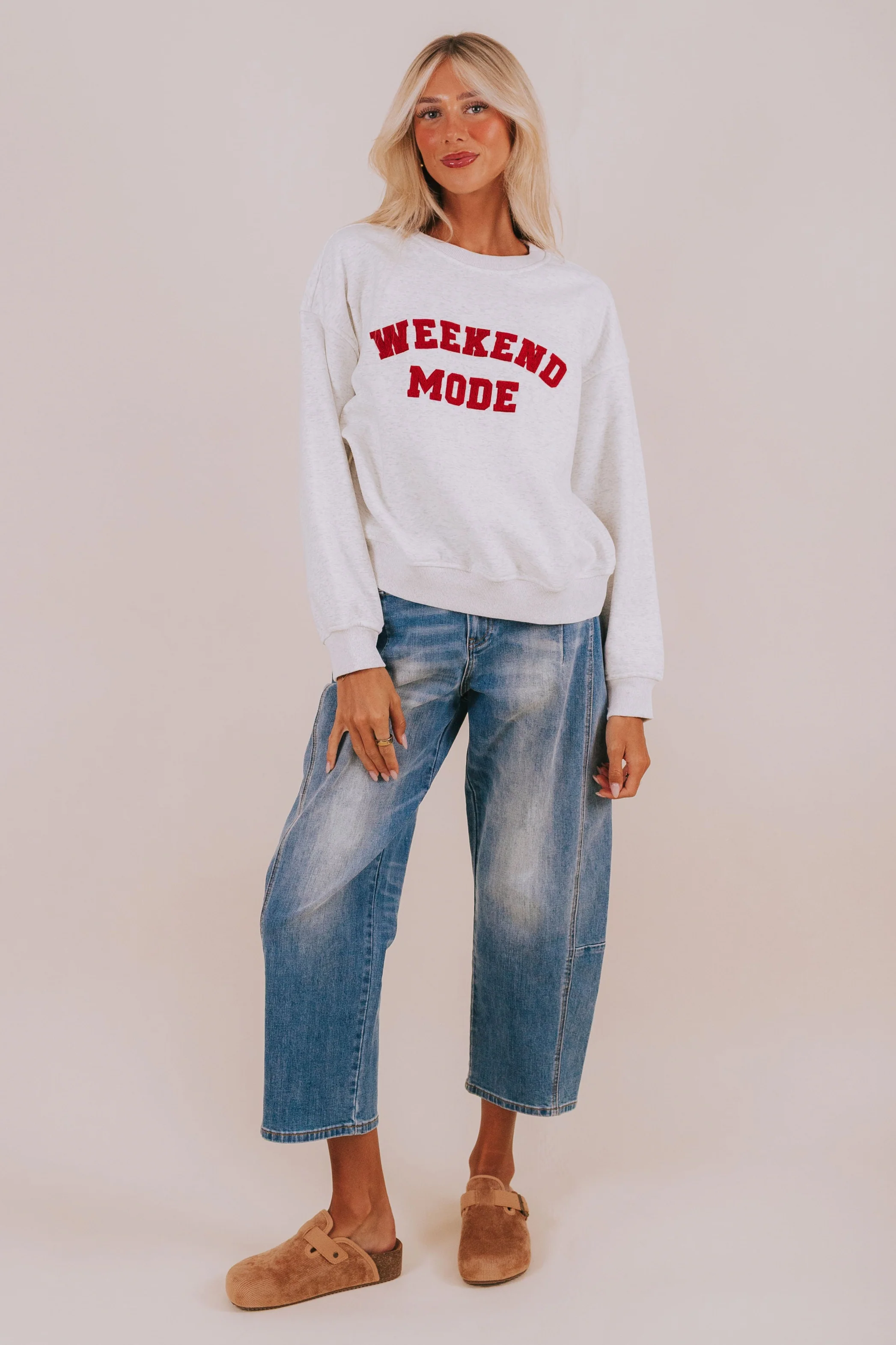 Weekend Mode Sweatshirt - Image 4